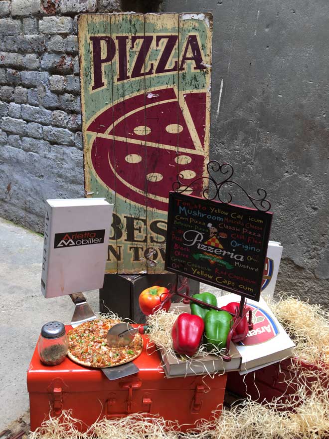 Pizza Hut Brick Look in Delhi and NCR
